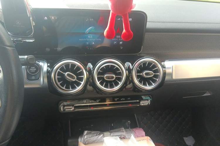 Used Mercedes-Benz GLB 2020 Updated GLB 200 Dynamic Edition Audio And AC Panel