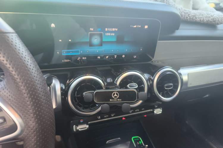 Used Mercedes-Benz GLB 2020 GLB 180 Dynamic Edition Audio And AC Panel