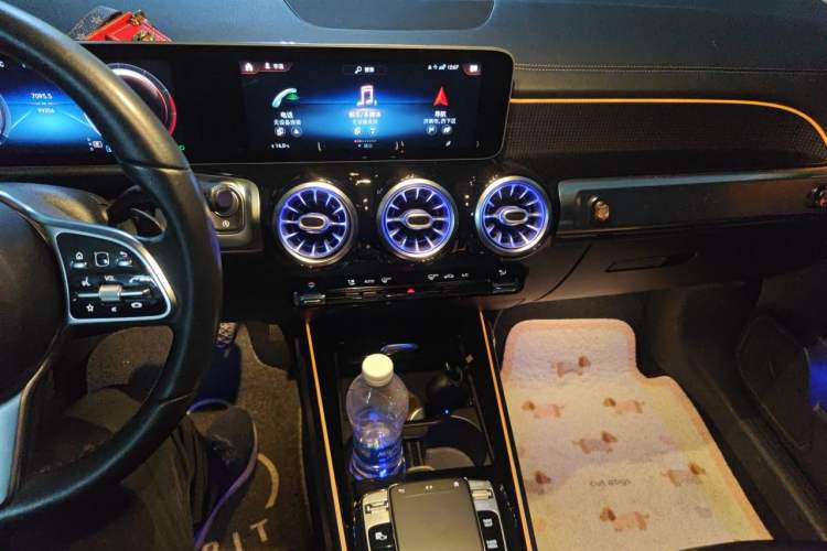 Used Mercedes-Benz GLB 2020 GLB 200 Dynamic Edition Audio And AC Panel