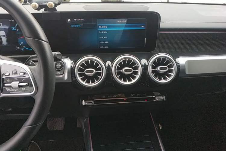 Used Mercedes-Benz GLB 2020 Facelift GLB 200 Fashion Edition Audio And AC Panel