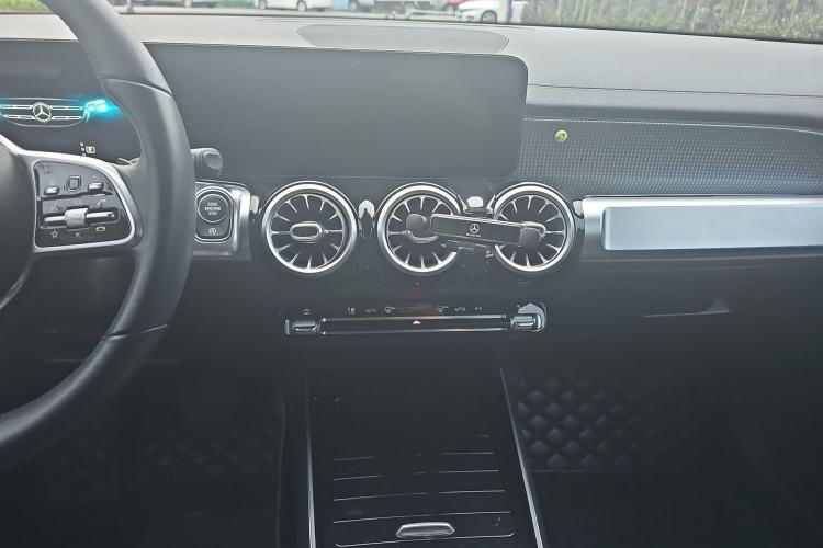 Used Mercedes-Benz GLB 2020 GLB 200 Dynamic Edition Audio And AC Panel