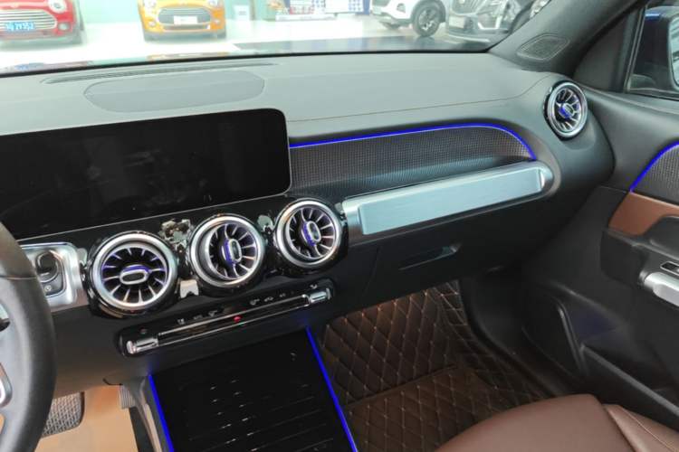 Used Mercedes-Benz GLB 2020 Updated GLB 200 Dynamic Edition Audio And AC Panel
