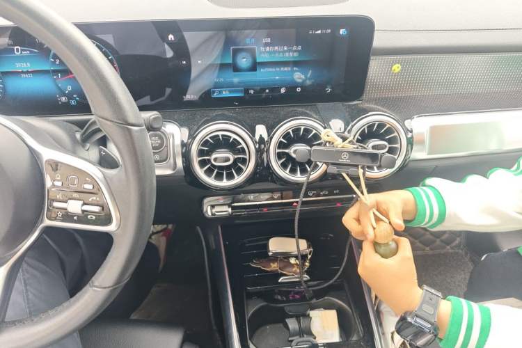 Used Mercedes-Benz GLB 2020 GLB 200 Dynamic Edition Audio And AC Panel