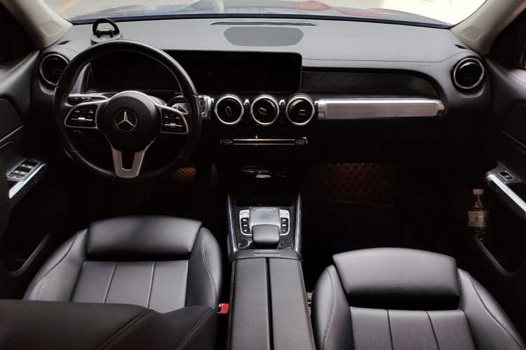 Used Mercedes-Benz GLB 2020 GLB 200 Dynamic Edition Center Console