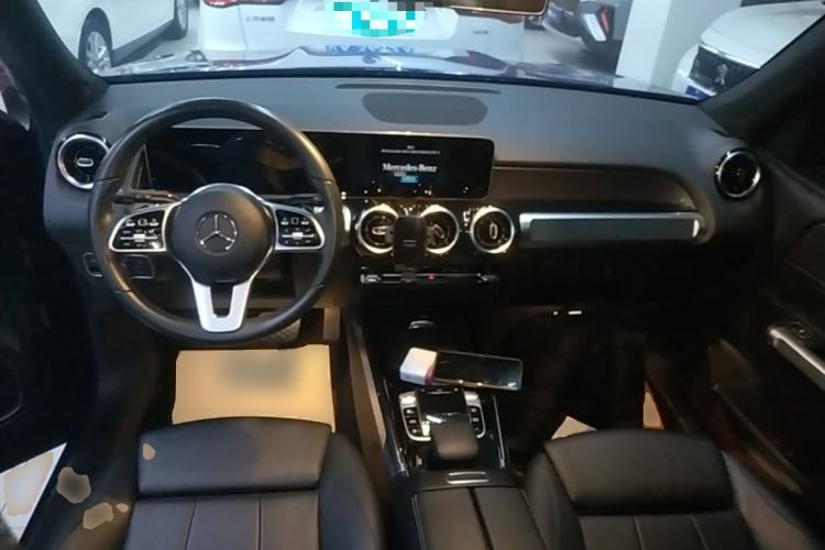 Used Mercedes-Benz GLB 2020 GLB 200 Dynamic Edition Center Console