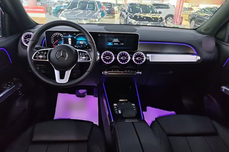 Used Mercedes-Benz GLB 2020 Updated GLB 200 Dynamic Edition Center Console
