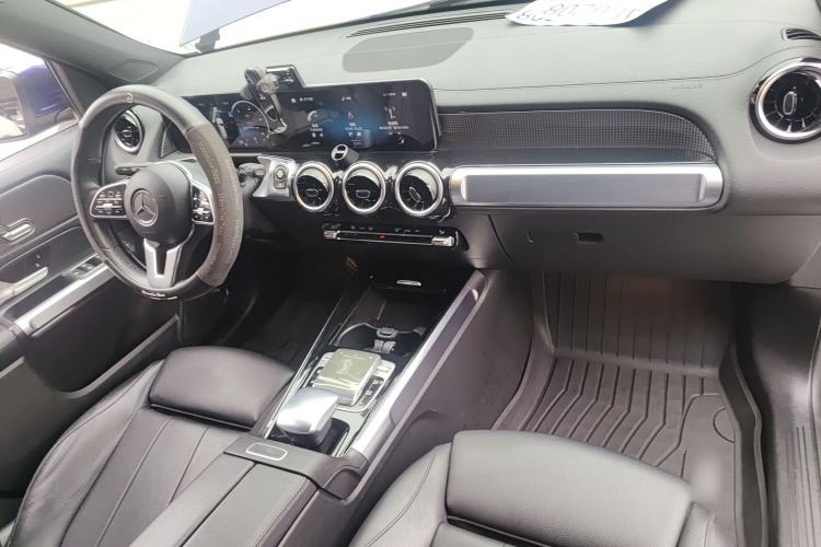 Used Mercedes-Benz GLB 2020 GLB 200 Dynamic Edition Center Console