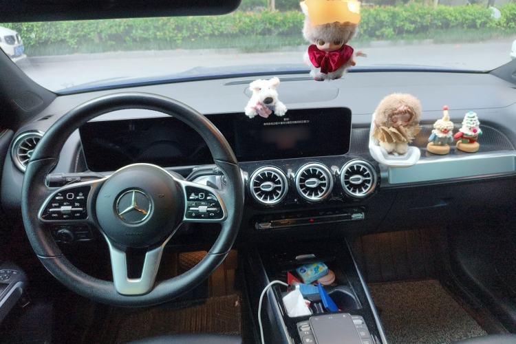 Used Mercedes-Benz GLB 2020 Facelift GLB 200 Fashion Edition Center Console