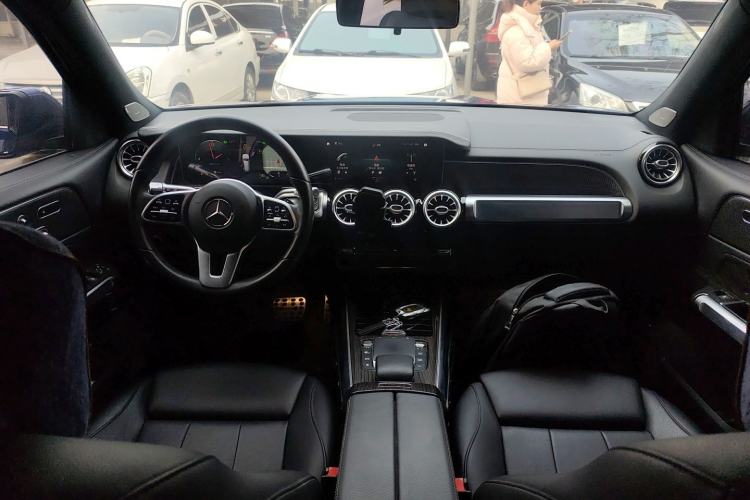 Used Mercedes-Benz GLB 2020 Facelift GLB 200 Fashion Edition Center Console