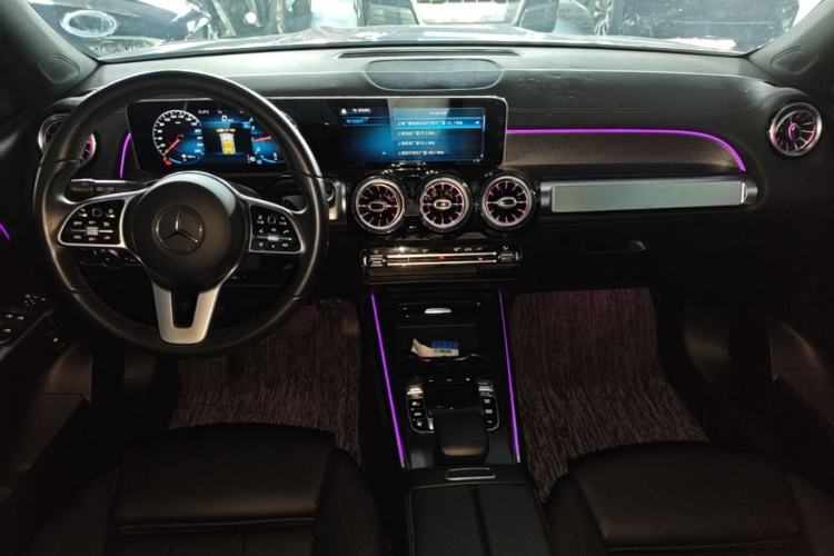 Used Mercedes-Benz GLB 2020 GLB 200 Stylish Edition Center Console