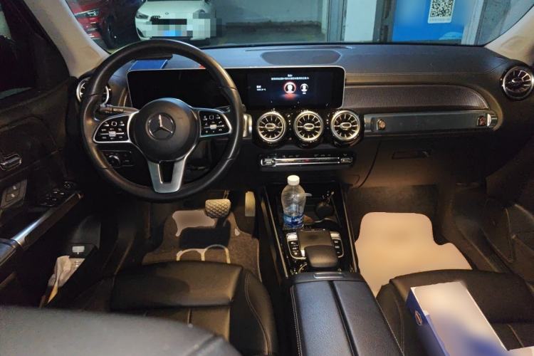 Used Mercedes-Benz GLB 2020 GLB 200 Dynamic Edition Center Console