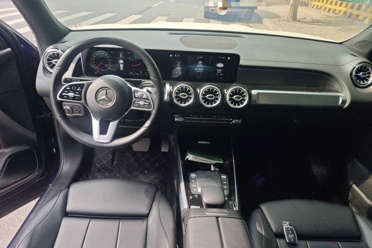 Used Mercedes-Benz GLB 2020 Updated GLB 200 Dynamic Edition Center Console