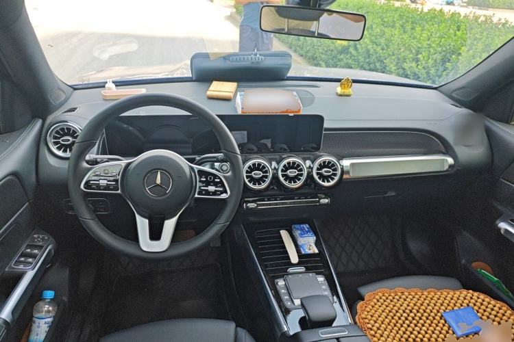 Used Mercedes-Benz GLB 2020 Updated GLB 200 Dynamic Edition Center Console
