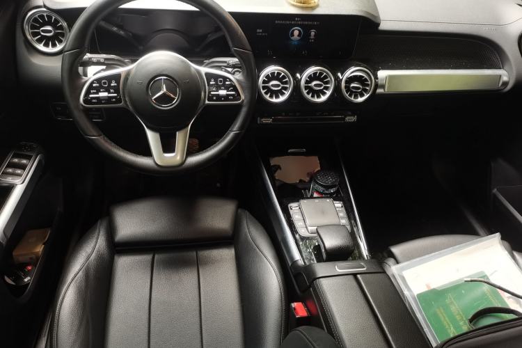 Used Mercedes-Benz GLB 2020 Updated GLB 200 Dynamic Edition Center Console