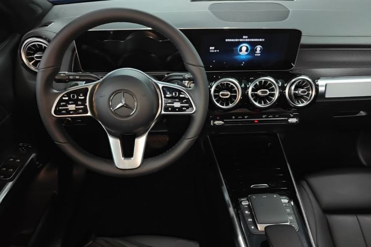 Used Mercedes-Benz GLB 2020 Facelift GLB 200 Fashion Edition Center Console