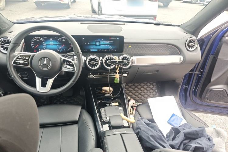 Used Mercedes-Benz GLB 2020 GLB 200 Dynamic Edition Center Console