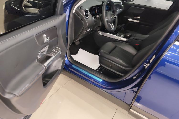 Used Mercedes-Benz GLB 2020 GLB 200 Dynamic Edition Driver Seat