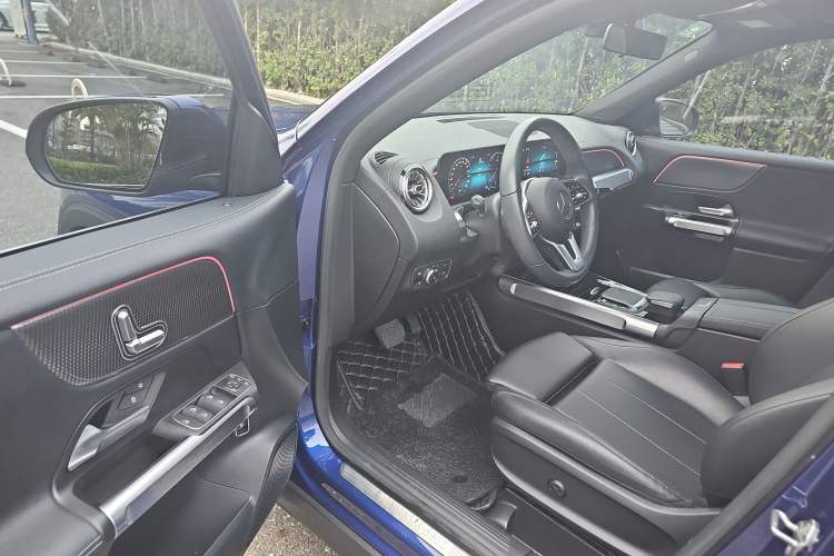 Used Mercedes-Benz GLB 2020 GLB 200 Dynamic Edition Driver Seat