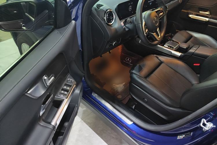 Used Mercedes-Benz GLB 2020 GLB 200 Dynamic Edition Driver Seat