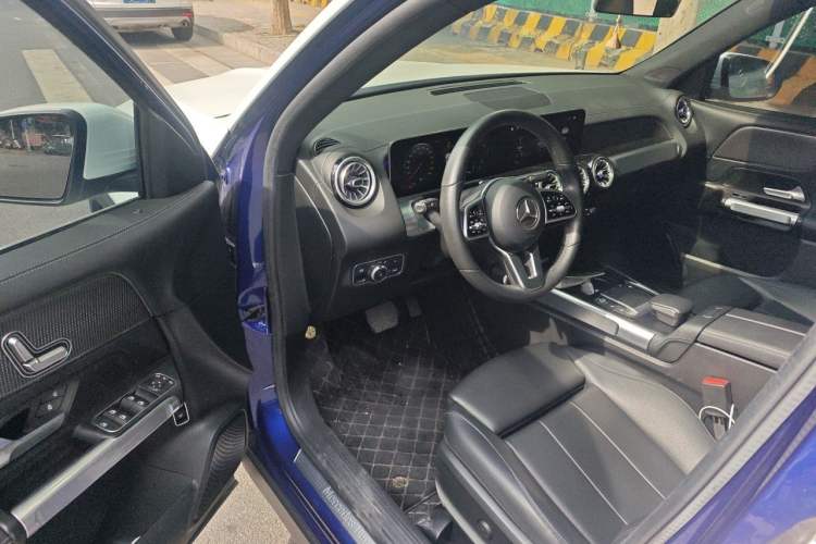 Used Mercedes-Benz GLB 2020 Updated GLB 200 Dynamic Edition Driver Seat