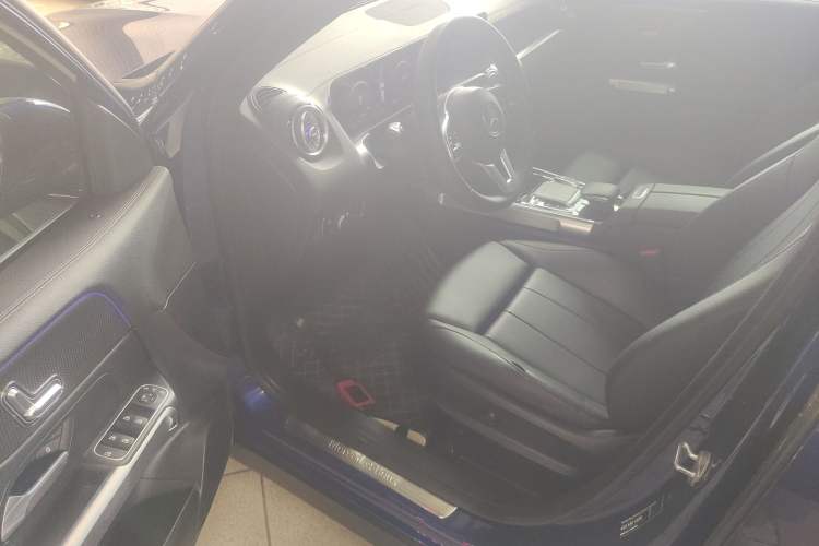 Used Mercedes-Benz GLB 2020 GLB 200 Stylish Edition Driver Seat