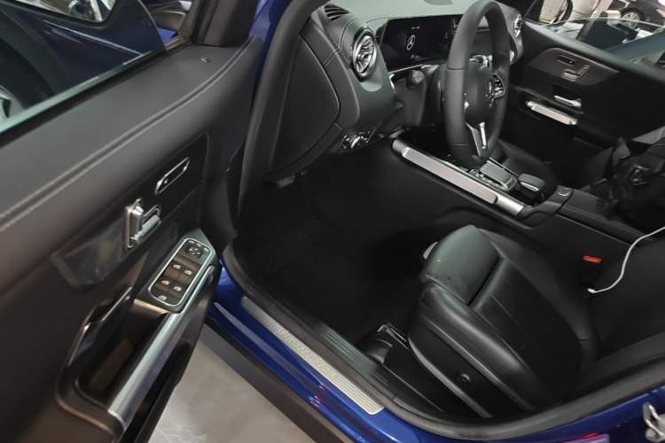 Used Mercedes-Benz GLB 2020 Facelift GLB 200 Fashion Edition Driver Seat