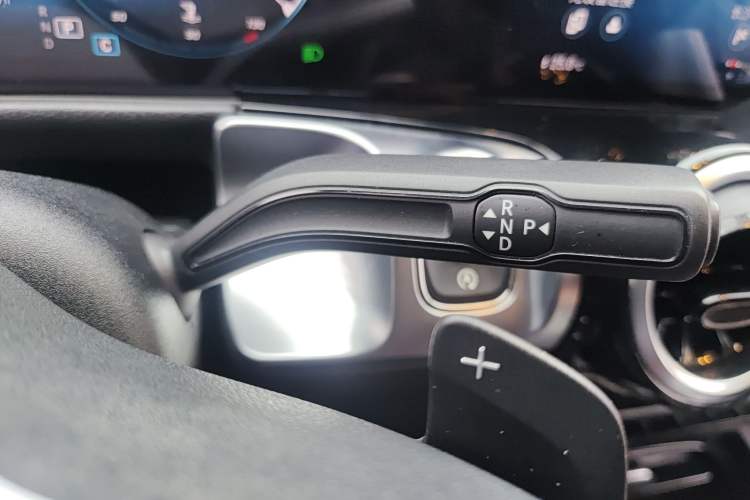Used Mercedes-Benz GLB 2020 GLB 200 Dynamic Edition Gear Lever