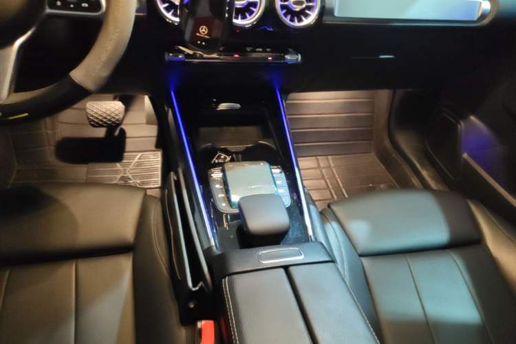 Used Mercedes-Benz GLB 2020 Facelift GLB 200 Fashion Edition Gear Lever