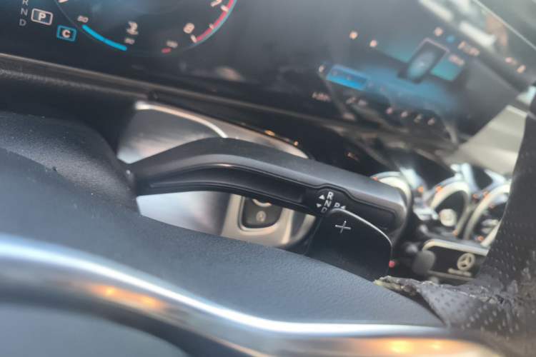 Used Mercedes-Benz GLB 2020 GLB 180 Dynamic Edition Gear Lever