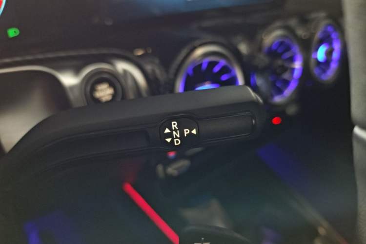 Used Mercedes-Benz GLB 2020 GLB 200 Stylish Edition Gear Lever