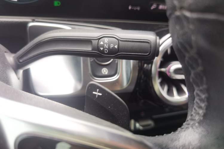 Used Mercedes-Benz GLB 2020 Facelift GLB 200 Fashion Edition Gear Lever