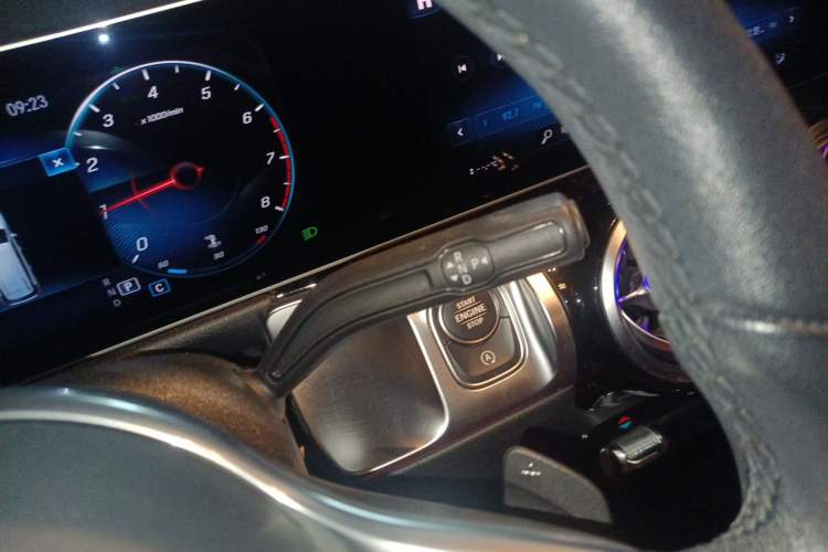 Used Mercedes-Benz GLB 2020 Updated GLB 200 Dynamic Edition Gear Lever
