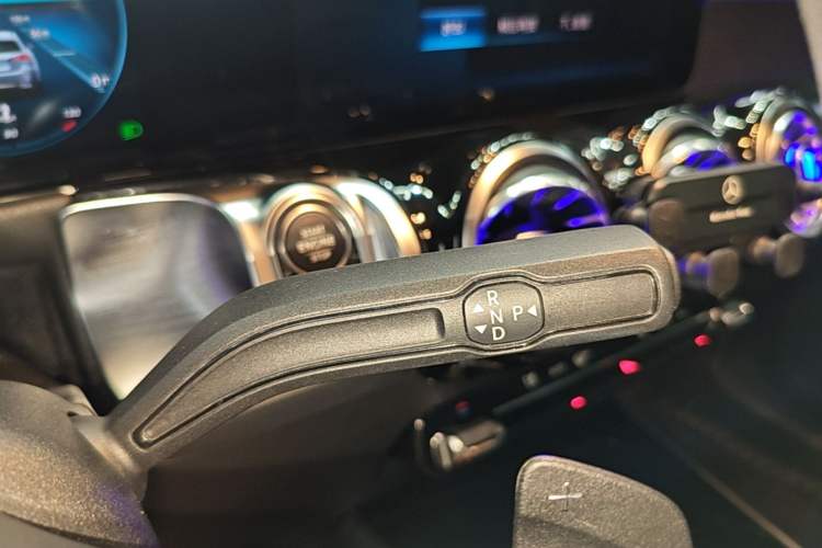 Used Mercedes-Benz GLB 2020 Facelift GLB 200 Fashion Edition Gear Lever