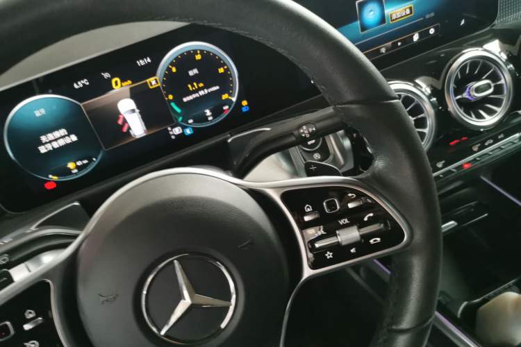 Used Mercedes-Benz GLB 2020 GLB 200 Dynamic Edition Gear Lever