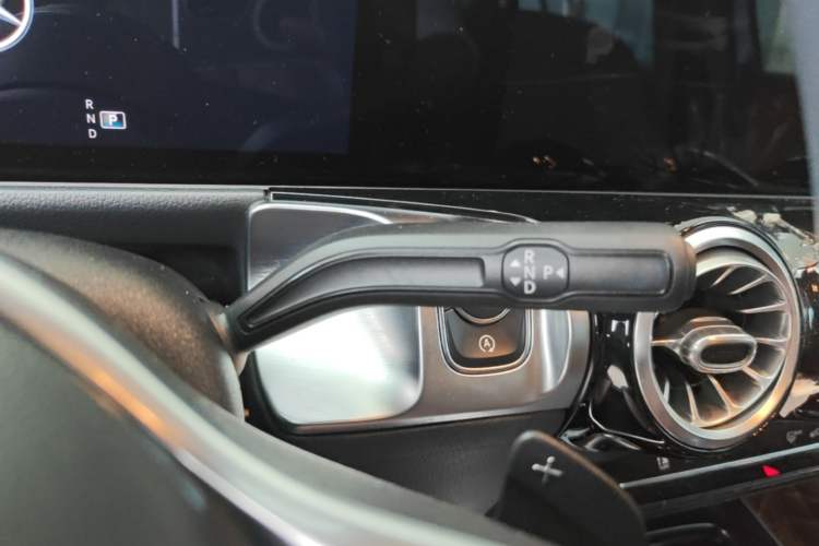Used Mercedes-Benz GLB 2020 Updated GLB 200 Dynamic Edition Gear Lever
