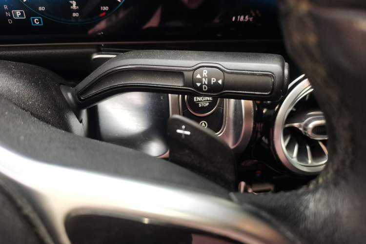 Used Mercedes-Benz GLB 2020 Updated GLB 200 Dynamic Edition Gear Lever