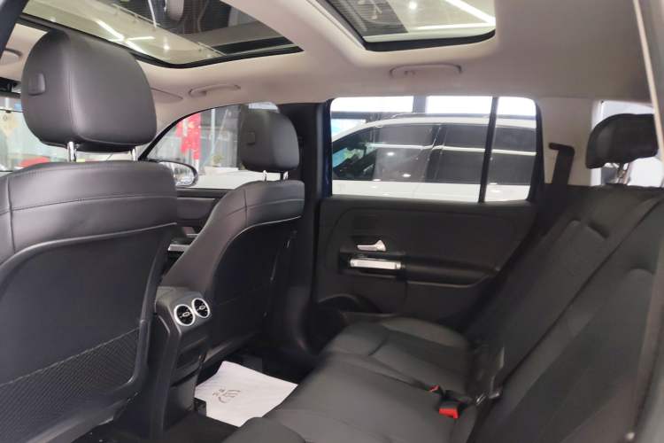 Used Mercedes-Benz GLB 2020 GLB 200 Dynamic Edition Headliner