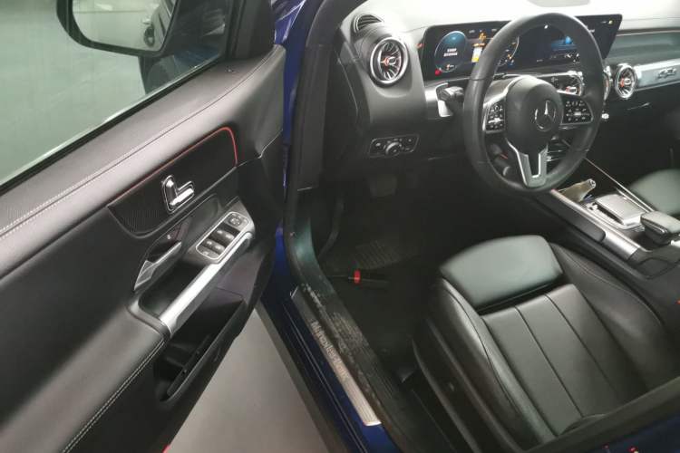 Used Mercedes-Benz GLB 2020 GLB 200 Dynamic Edition Interior 3