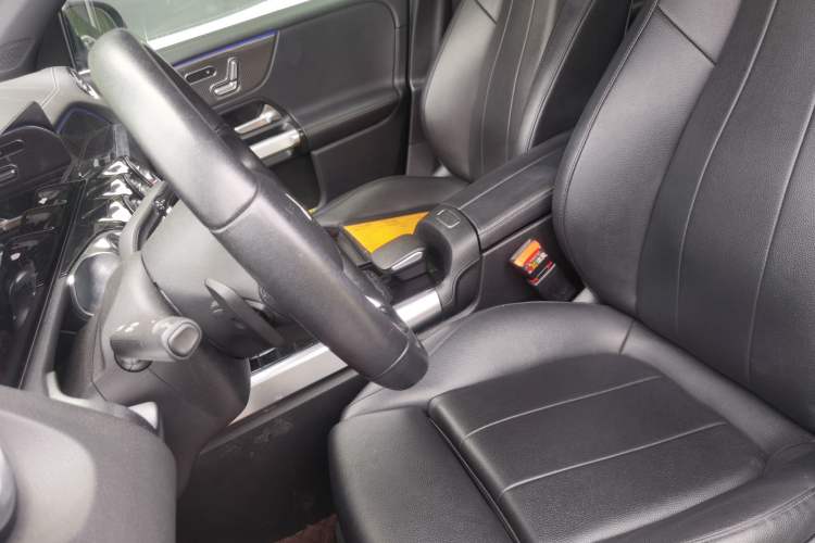 Used Mercedes-Benz GLB 2020 Facelift GLB 200 Fashion Edition Left Front Seat