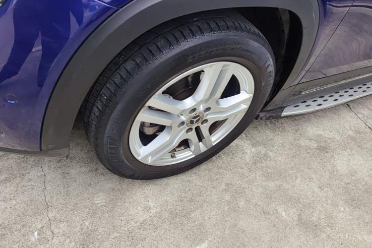Used Mercedes-Benz GLB 2020 GLB 200 Dynamic Edition Left Front Wheel Hub