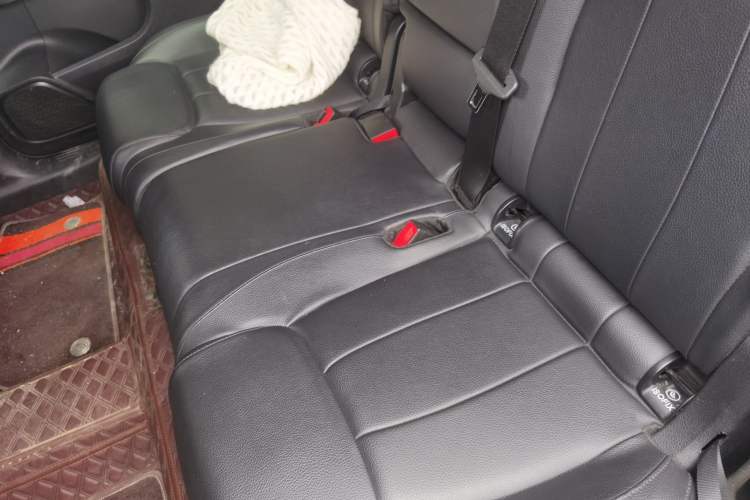 Used Mercedes-Benz GLB 2020 Facelift GLB 200 Fashion Edition Left Rear Seat