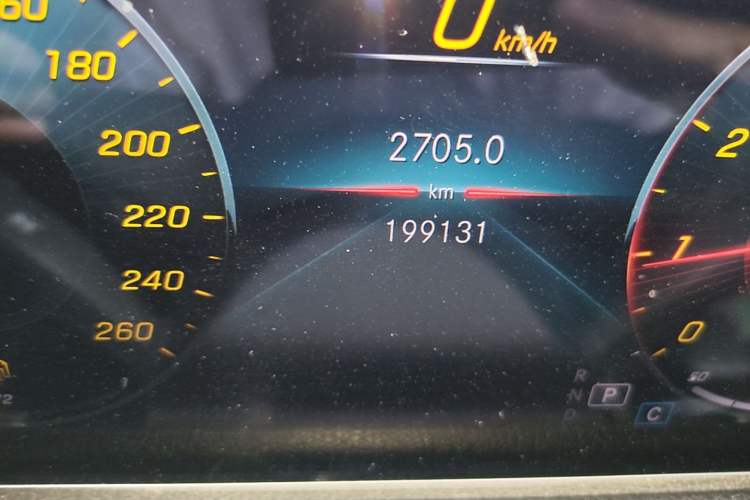 Used Mercedes-Benz GLB 2020 GLB 200 Dynamic Edition Odometer Close Up