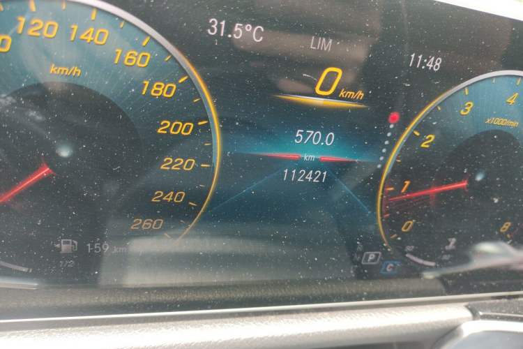 Used Mercedes-Benz GLB 2020 GLB 180 Fashion Model Odometer Close Up