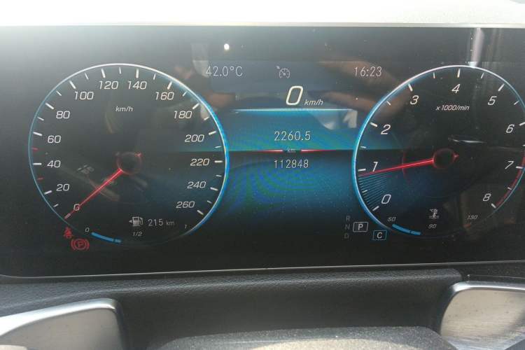 Used Mercedes-Benz GLB 2020 Updated GLB 200 Dynamic Edition Odometer Close Up