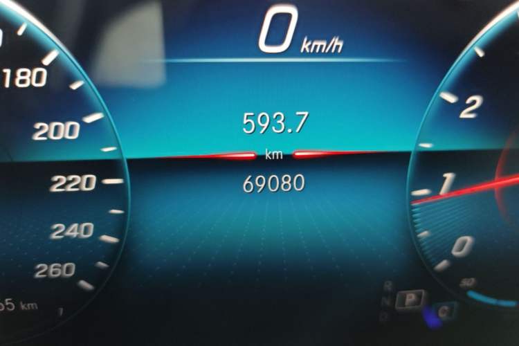Used Mercedes-Benz GLB 2020 GLB 200 Stylish Edition Odometer Close Up