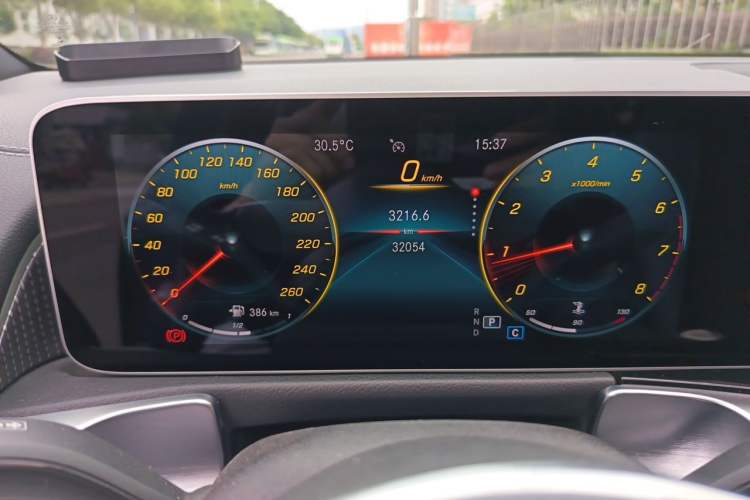 Used Mercedes-Benz GLB 2020 Facelift GLB 200 Fashion Edition Odometer Close Up