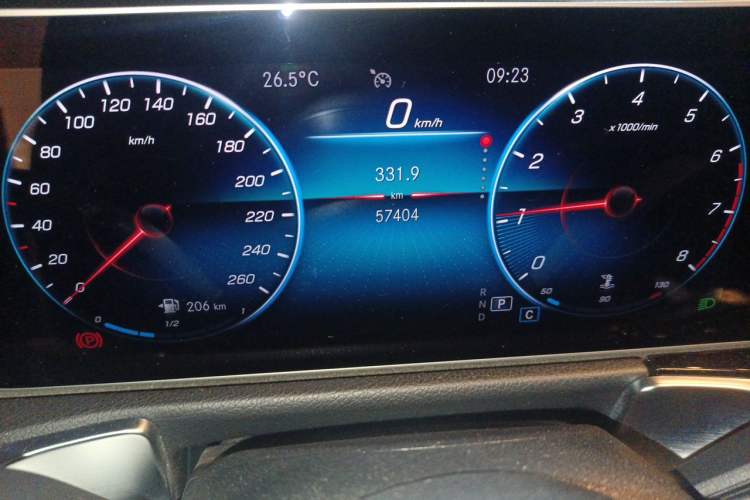 Used Mercedes-Benz GLB 2020 Updated GLB 200 Dynamic Edition Odometer Close Up
