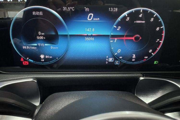 Used Mercedes-Benz GLB 2020 Facelift GLB 200 Fashion Edition Odometer Close Up