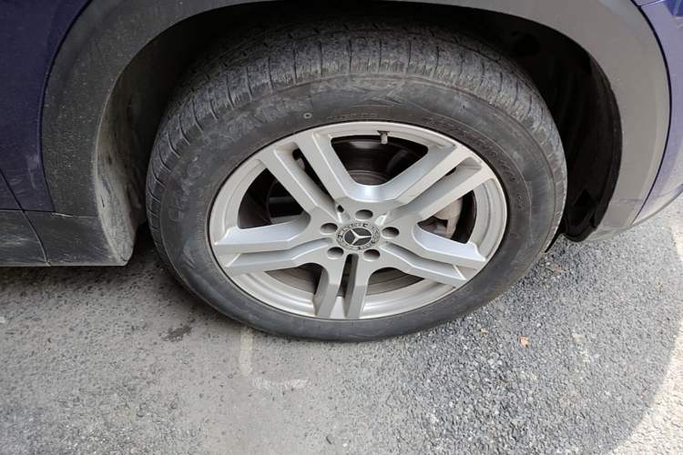 Used Mercedes-Benz GLB 2020 GLB 200 Dynamic Edition Right Front Wheel Hub