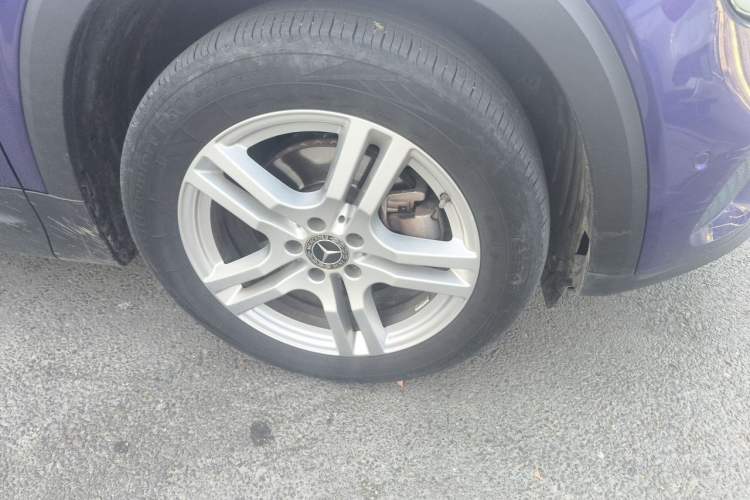 Used Mercedes-Benz GLB 2020 GLB 180 Dynamic Edition Right Front Wheel Hub